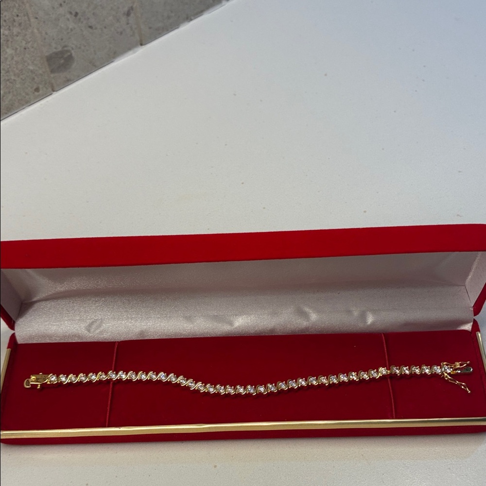 Elegant Gold and Silver Bracelet
